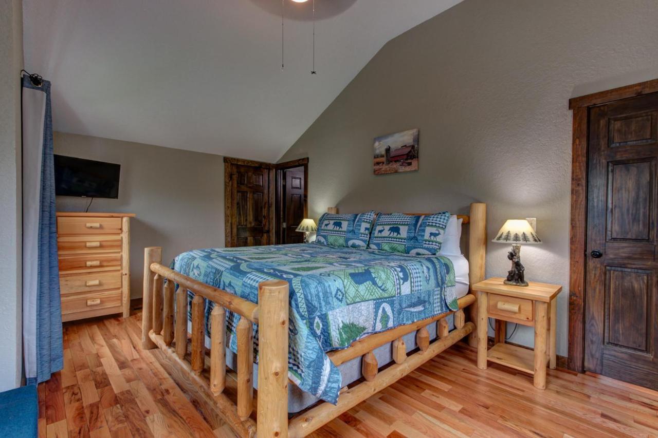 3 Master Bedrooms - Sleeps 10 - Location - Game Room - Hot Tub Pigeon Forge Exterior foto